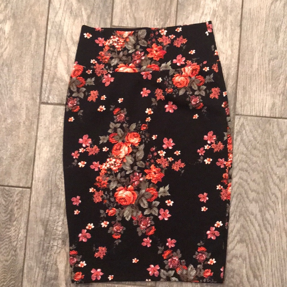 Lularoe xs Cassie skirt
